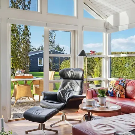 Amazing In With Kitchen Holiday home